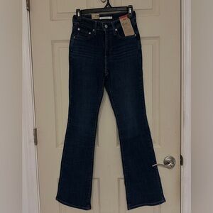 Levi’s 725 high rise bootcut Jeans